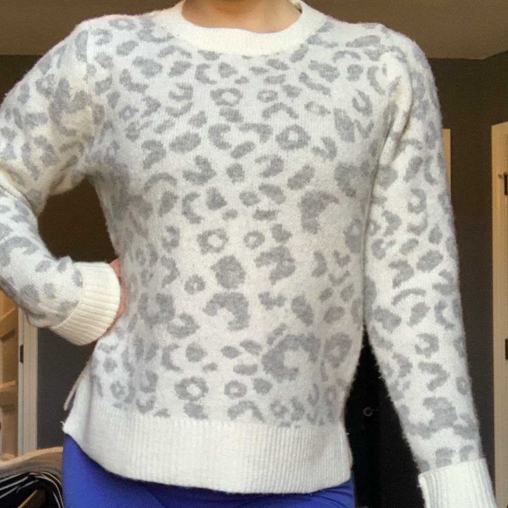 Sweaters - Picture 9 of 13